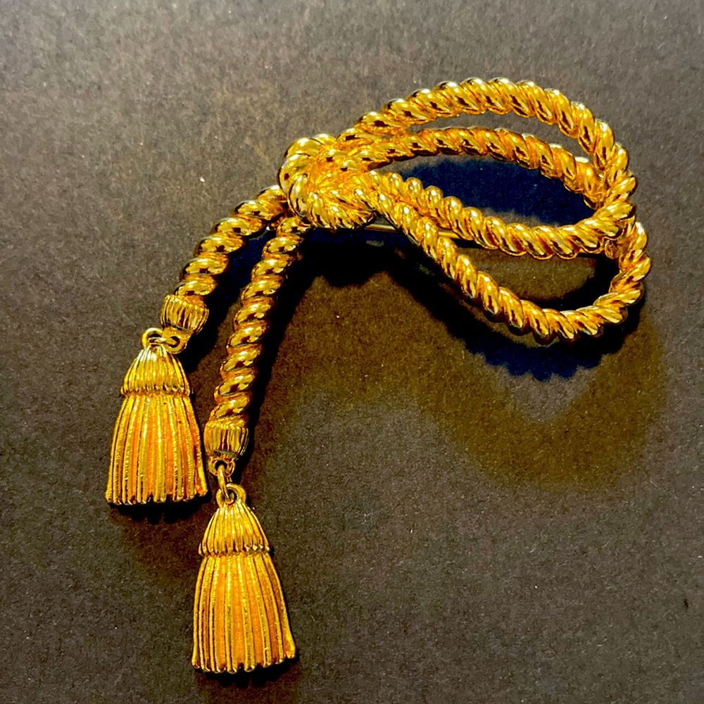 Avon Tassel Pin